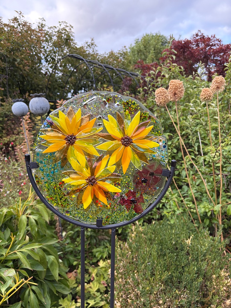 Daisy Panel in a choice of steel stand.   - Tall Garden Stand image 6
